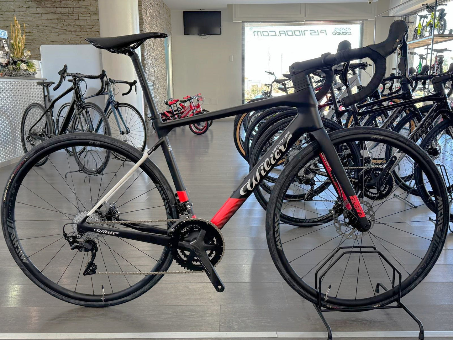 Wilier Garda 105 2x11v road bike